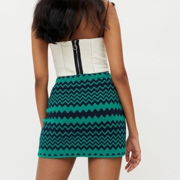 UO Tallulah Notched Sweater Skirt new with tags sold out size M - Picture 2 of 6